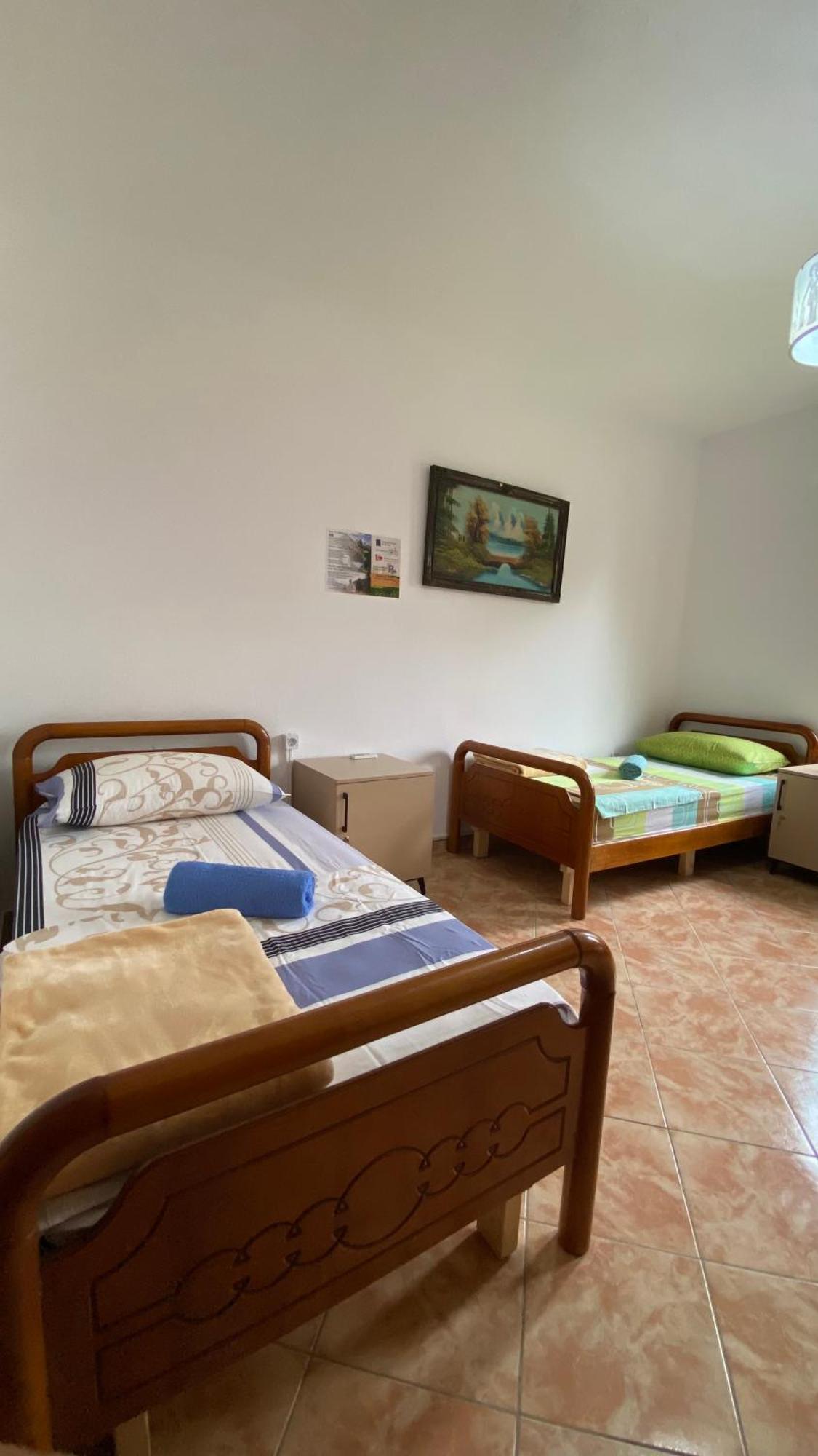The Hood - Shkodra Backpackers Hostel 外观 照片